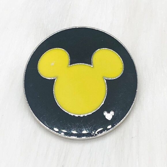 🔮 5/$25 Disney Yellow Mickey Mouse Icon Pin - Picture 1 of 3